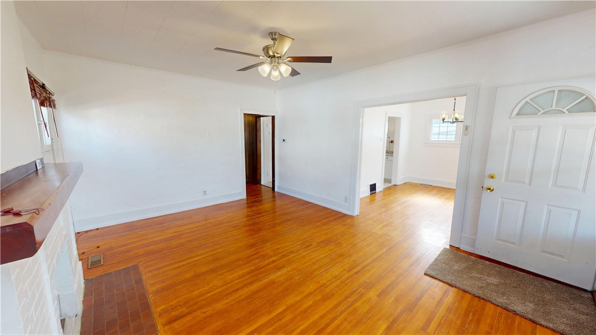 909 N Sherman Street Property Photo 9