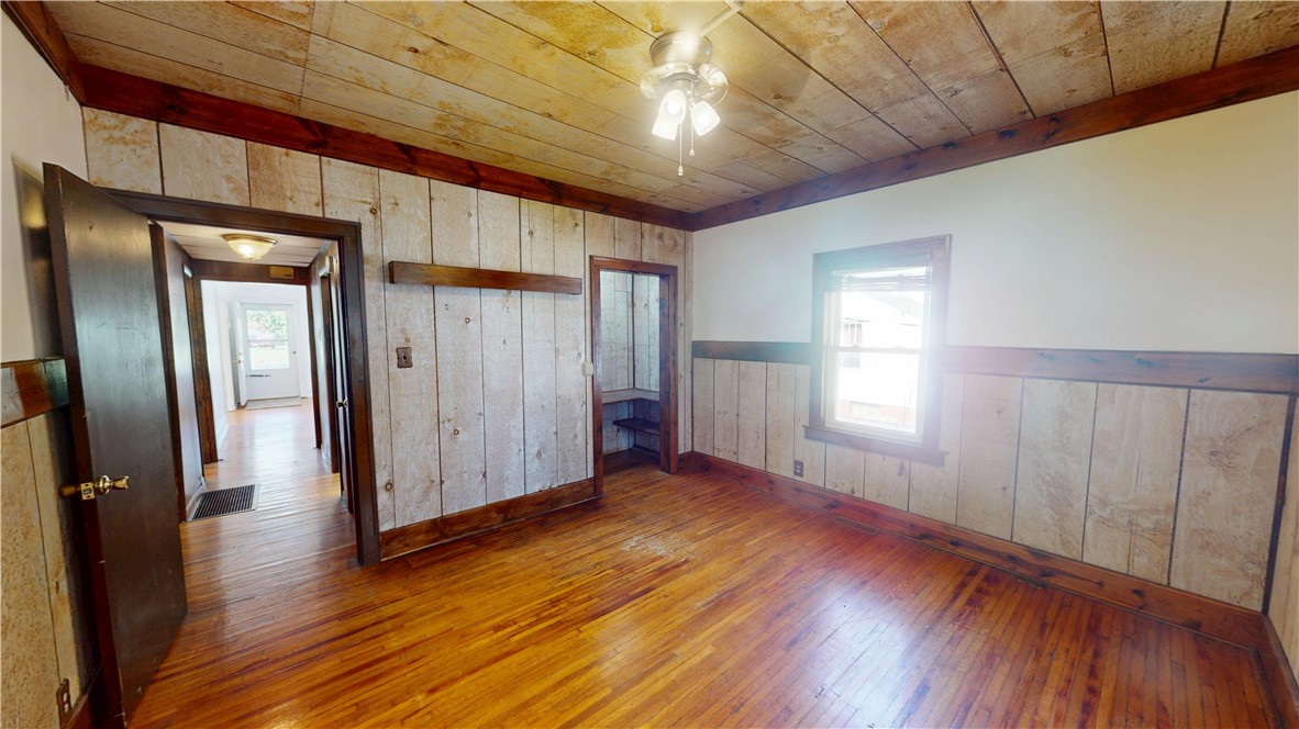 909 N Sherman Street Property Photo 18