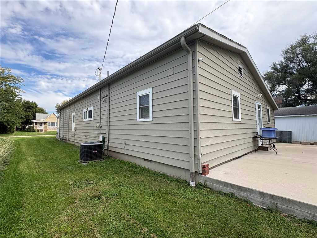 615 E Thompson Avenue Property Photo 2