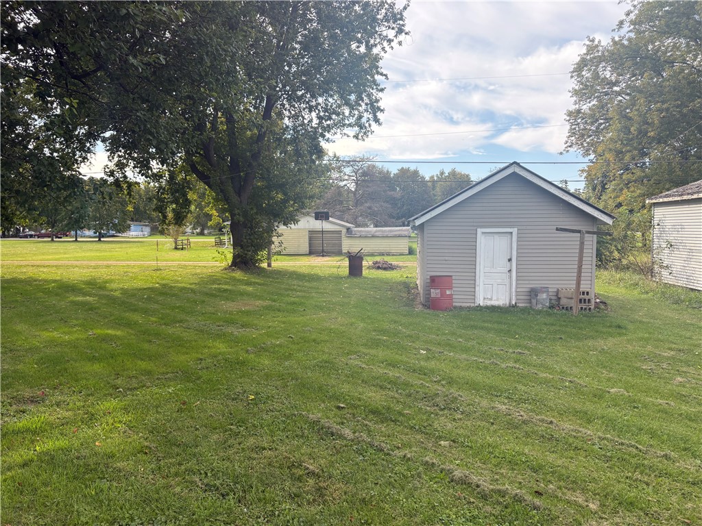615 E Thompson Avenue Property Photo 4