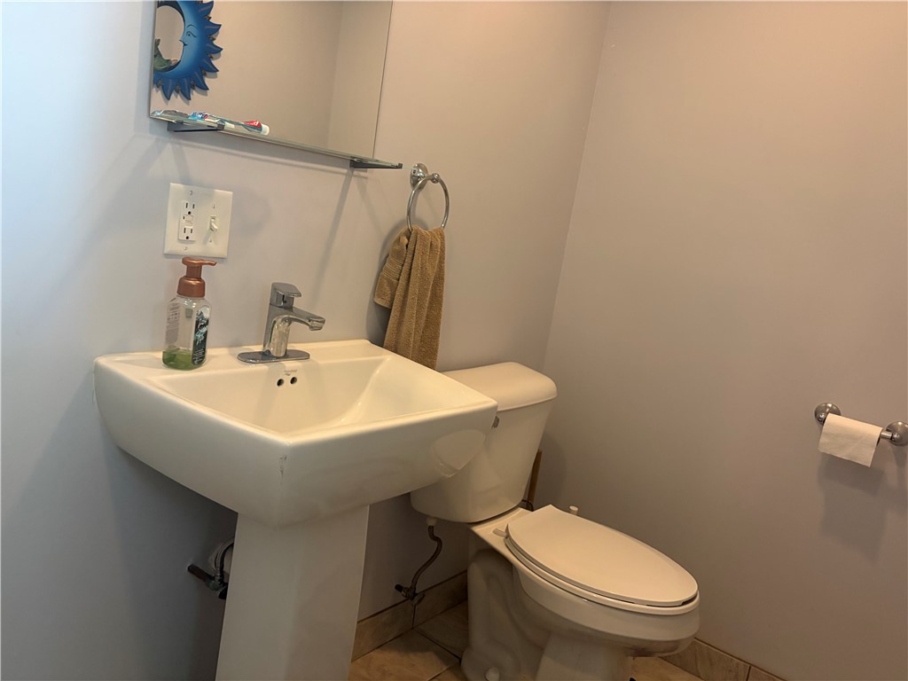 615 E Thompson Avenue Property Photo 8