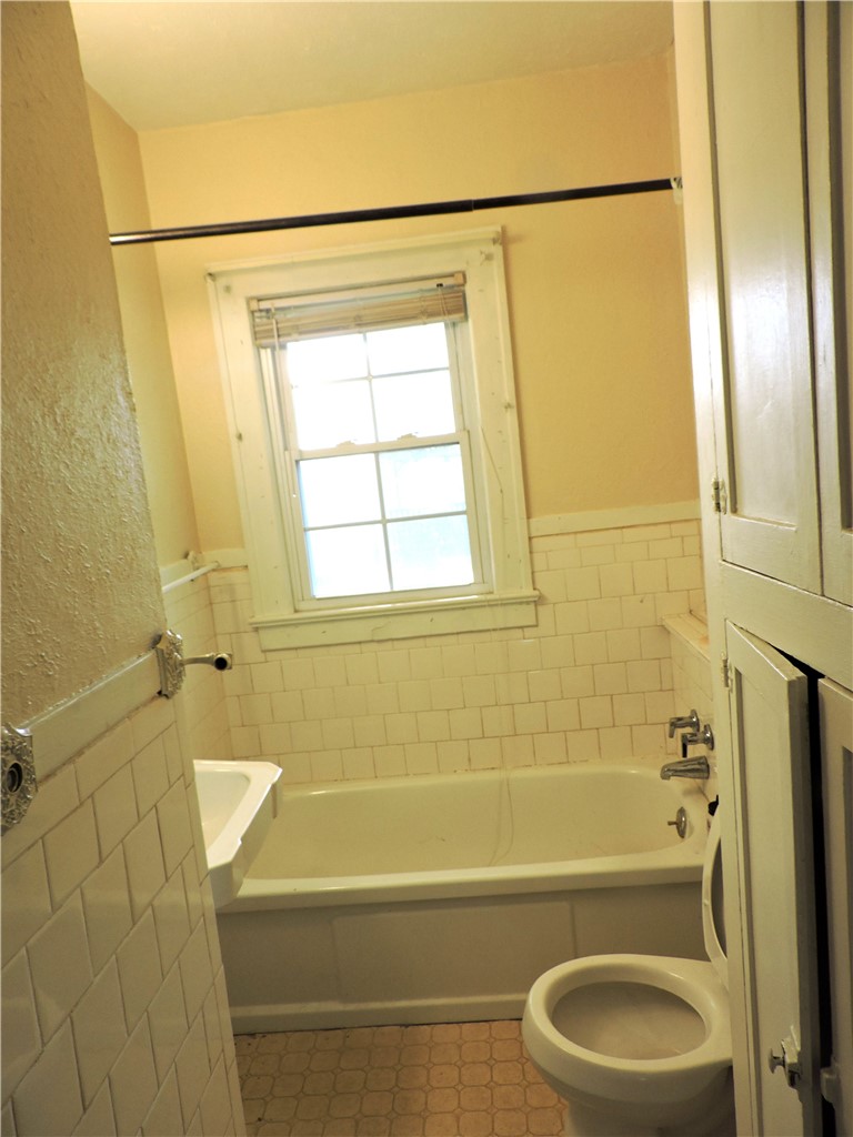 2106 Washington Avenue Property Photo 3
