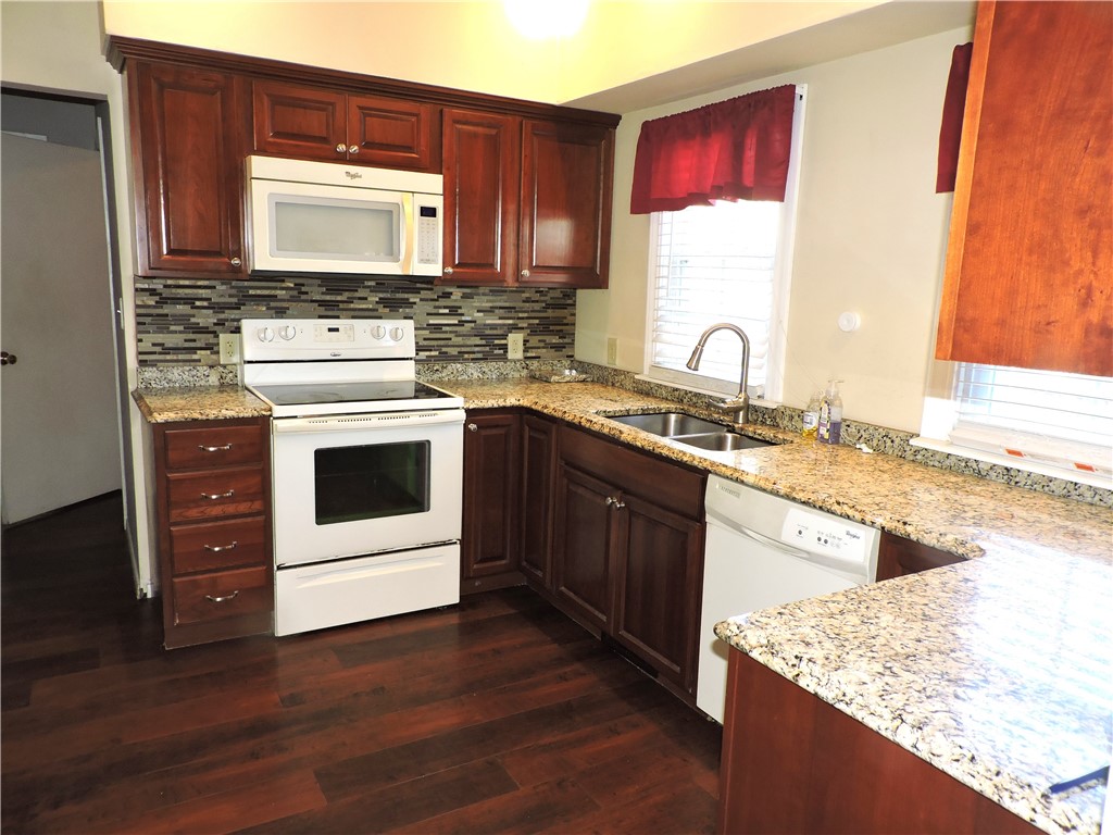 2106 Washington Avenue Property Photo 5