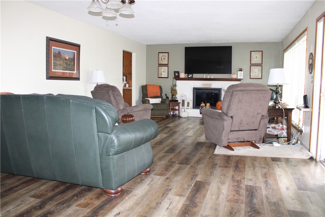 1028 W Northland Drive Property Photo 7
