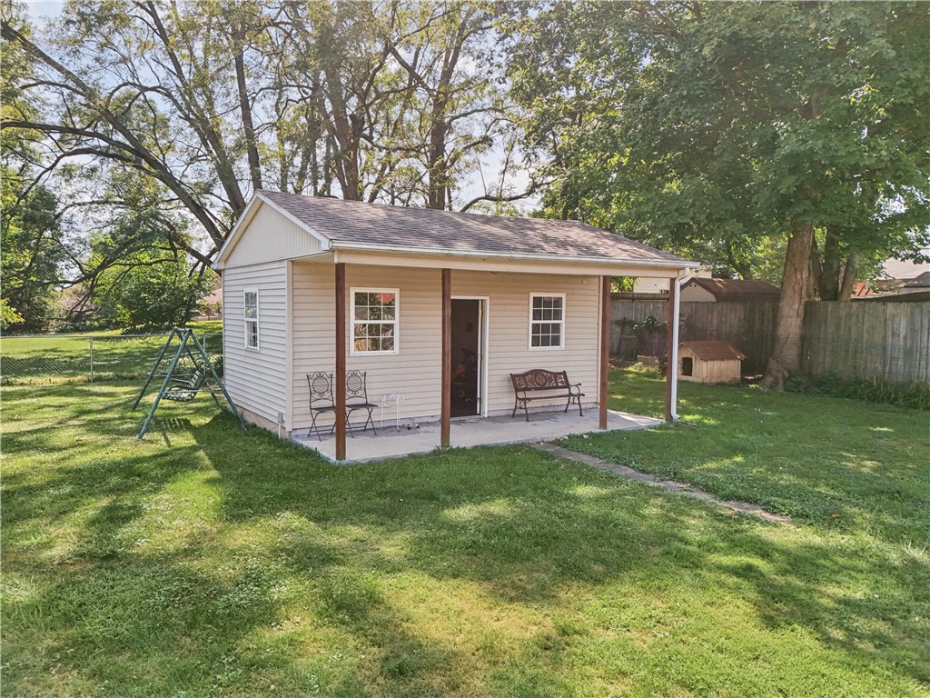 108 E 7th Street Property Photo 10