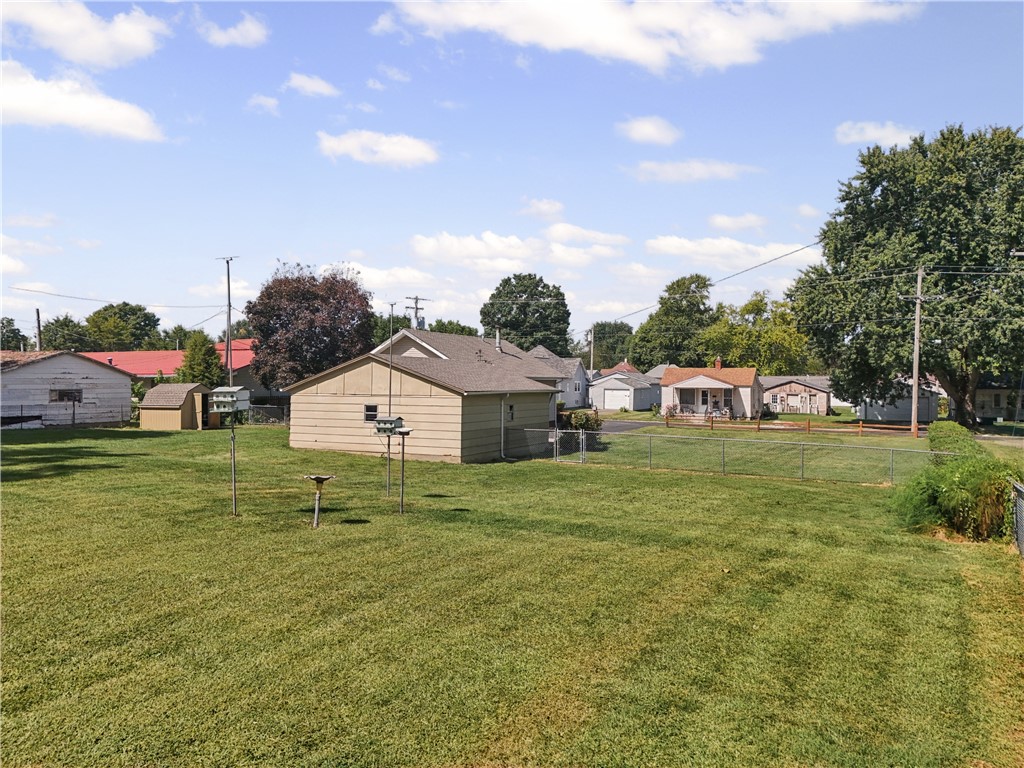 108 E 7th Street Property Photo 30