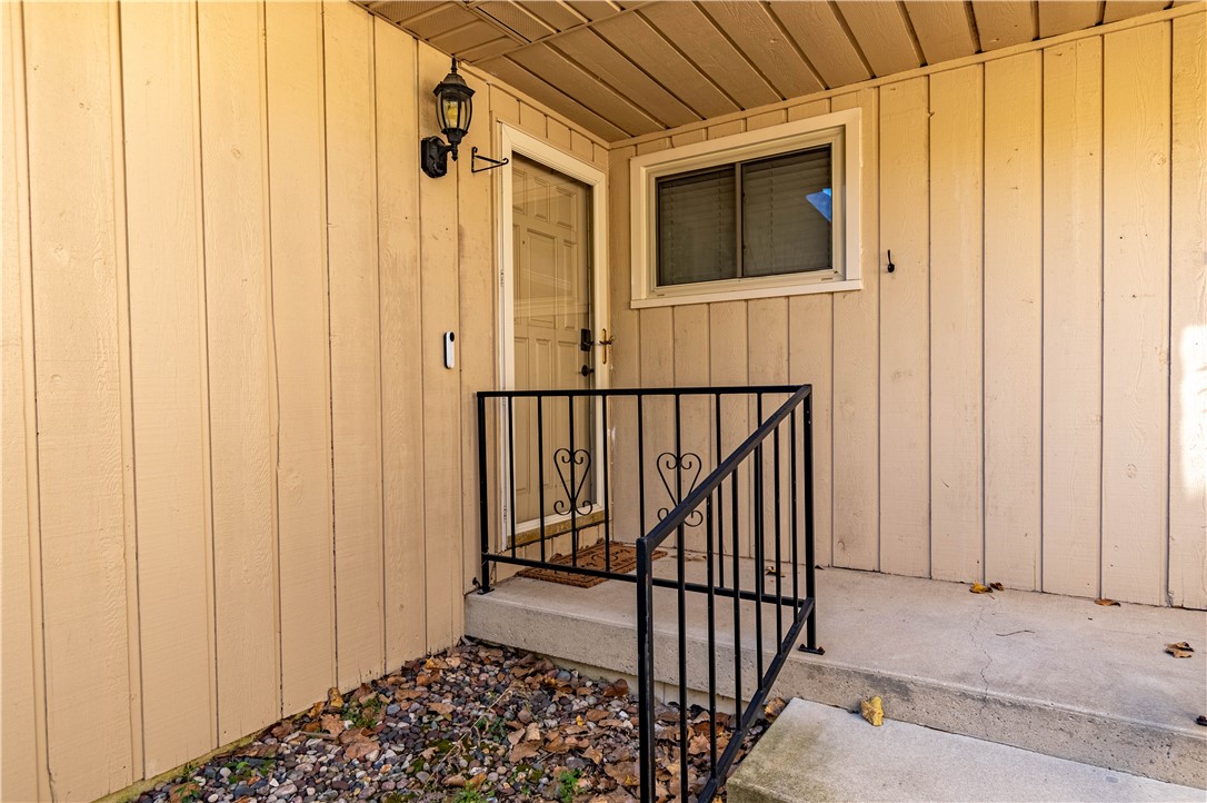 2634 S Forrest Green Drive Property Photo 2