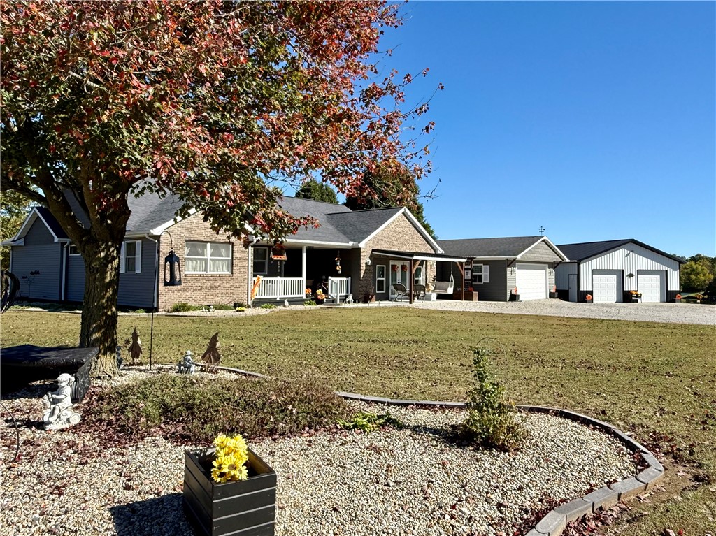 2301 E Lakeview Drive Property Photo 4