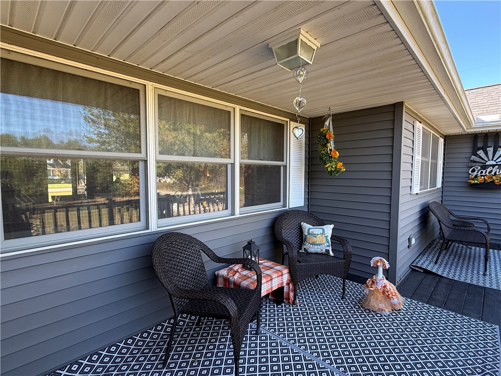 2301 E Lakeview Drive Property Photo 6