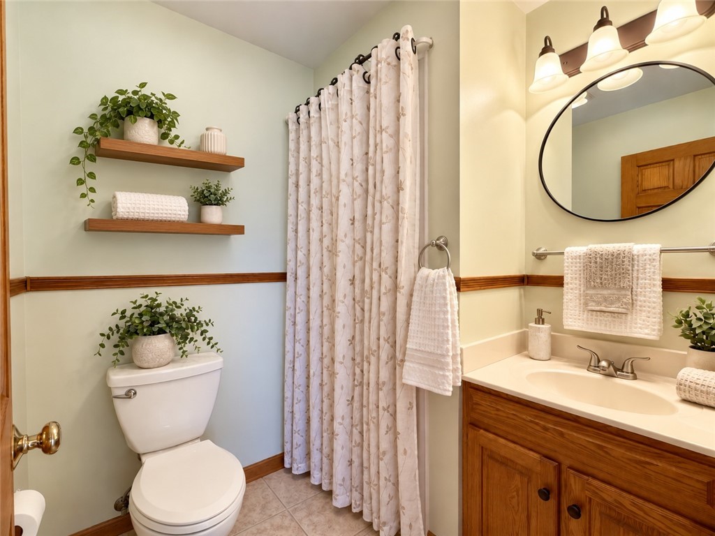 2301 E Lakeview Drive Property Photo 16
