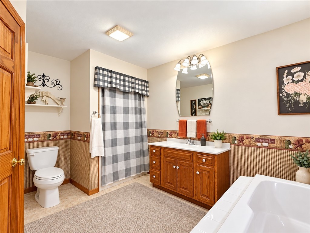 2301 E Lakeview Drive Property Photo 25