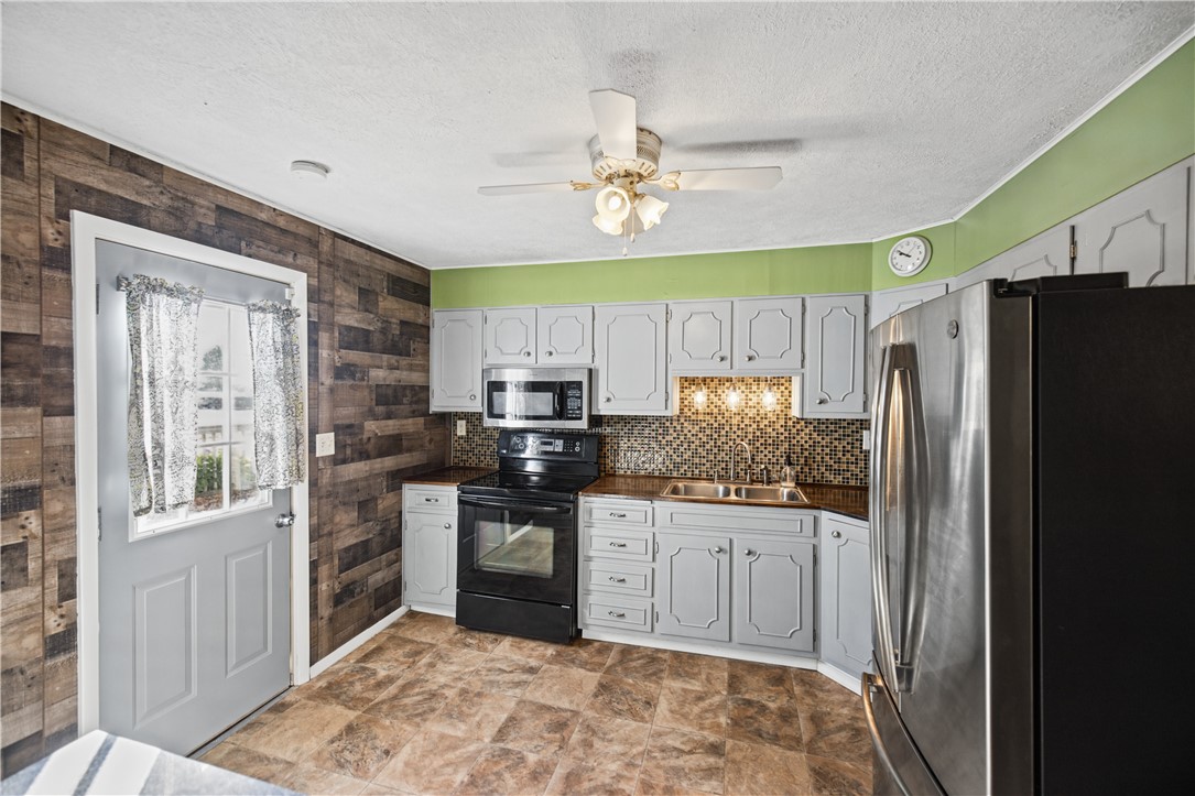 112 3rd Street Property Photo 11