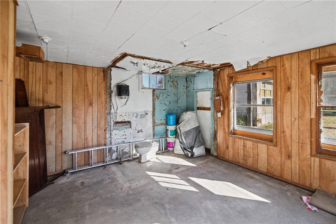 112 3rd Street Property Photo 28
