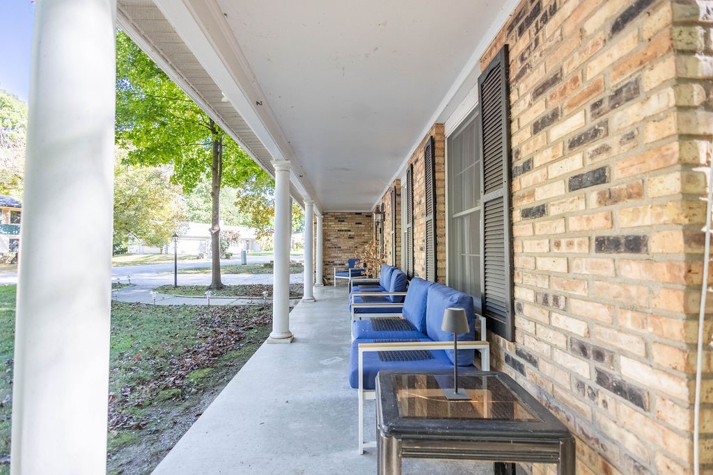 32 Shorewood Court Property Photo 2