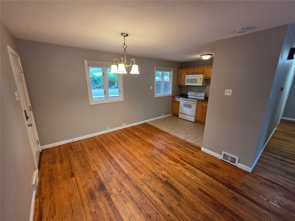 1618 Sangamon Drive Property Photo 2