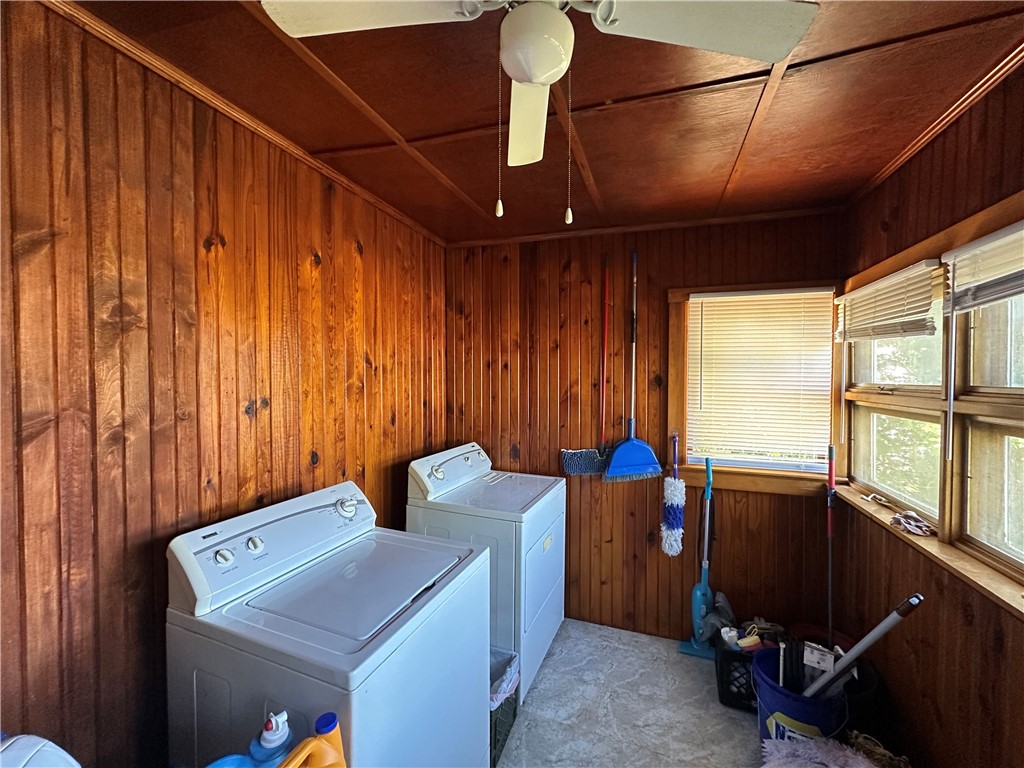 906 W Walnut Street Property Photo 2