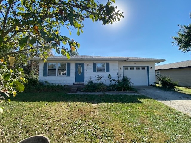 1034 Oxford Court Property Photo 1