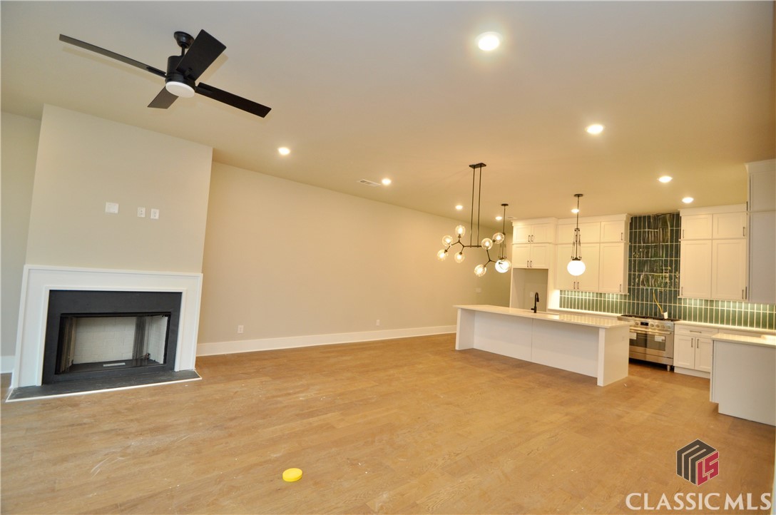 1195 Watson Lane Property Photo 4