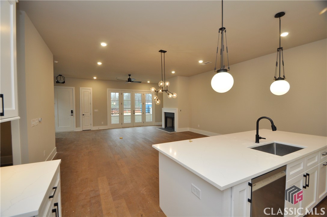 1195 Watson Lane Property Photo 8