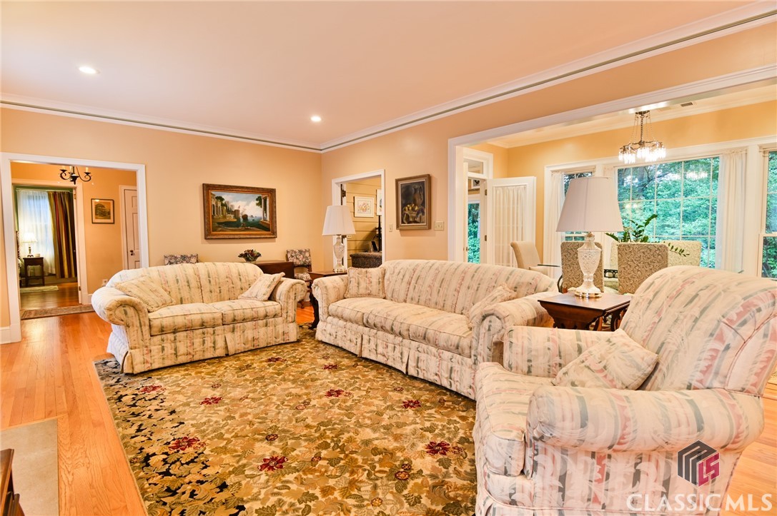 591 Milledge Terrace Property Photo 6