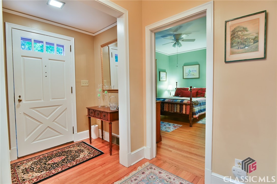 591 Milledge Terrace Property Photo 7