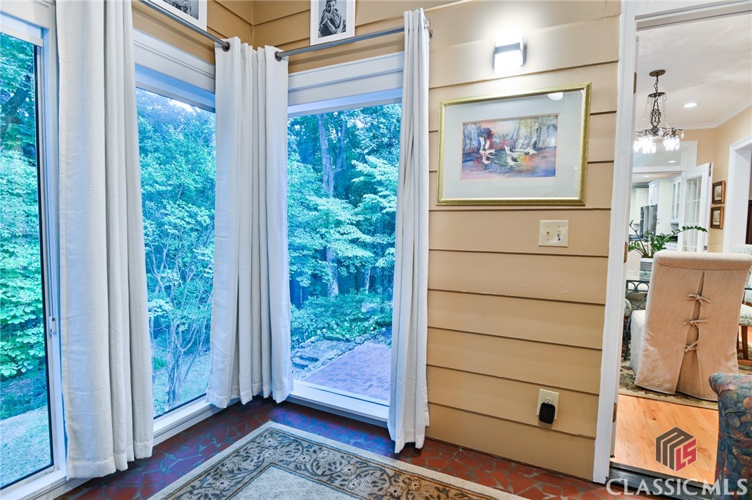 591 Milledge Terrace Property Photo 8