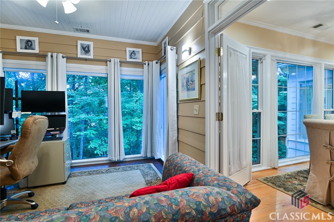 591 Milledge Terrace Property Photo 9