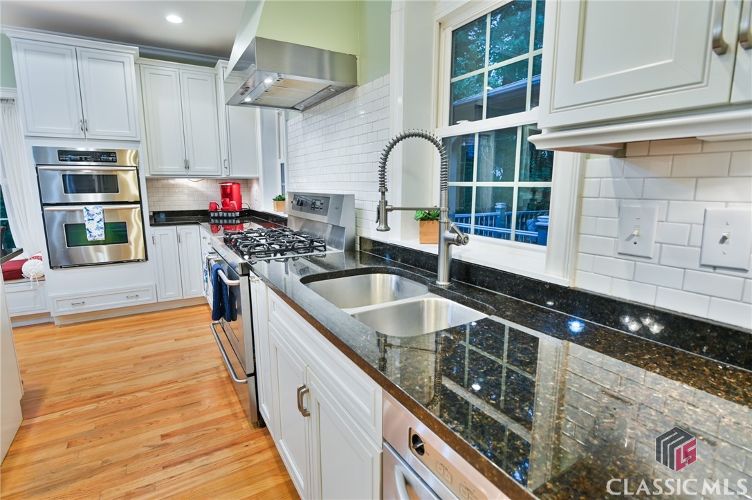 591 Milledge Terrace Property Photo 16