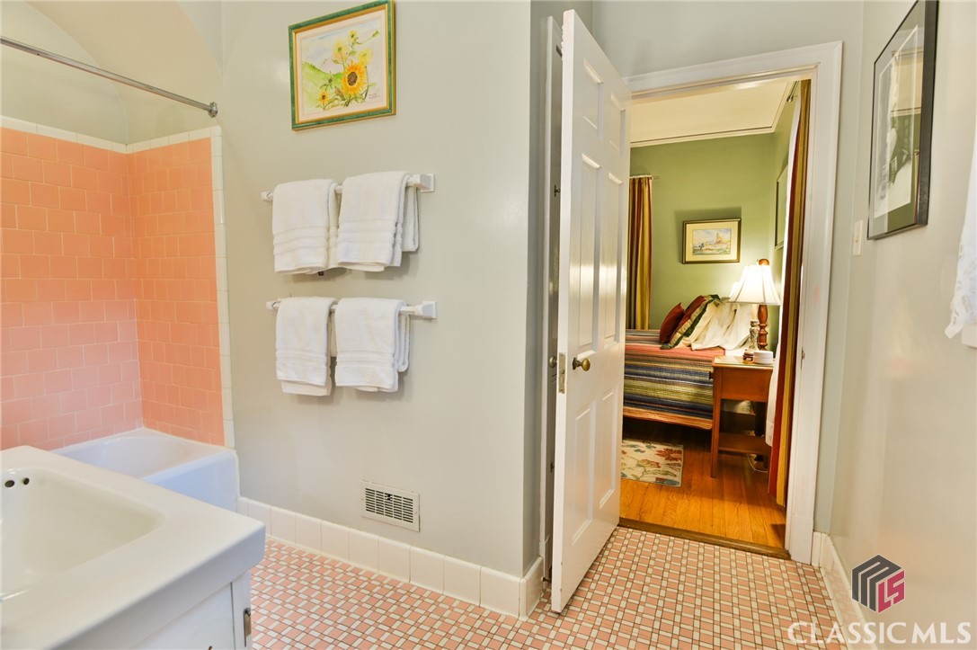 591 Milledge Terrace Property Photo 31