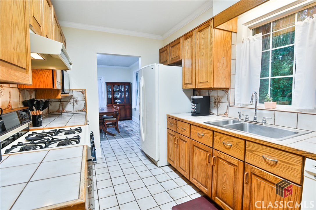 591 Milledge Terrace Property Photo 41