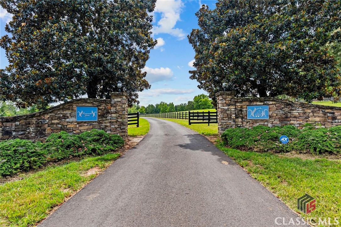 7804 Jefferson River Road Property Photo 1