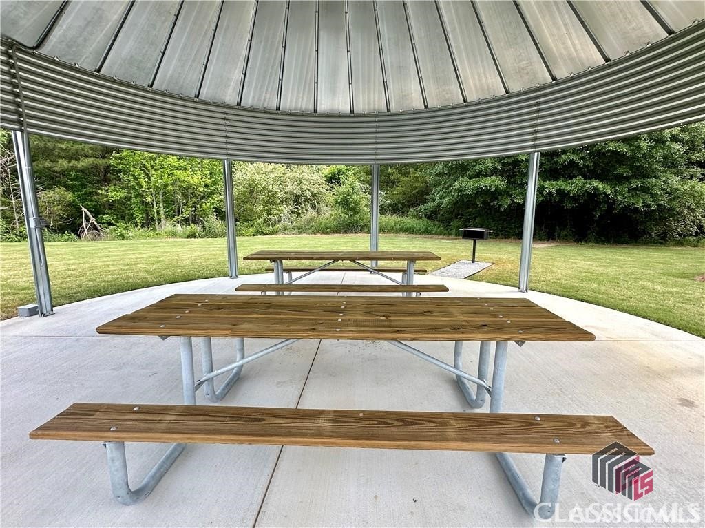 1071 Jamestown Boulevard Property Photo 8