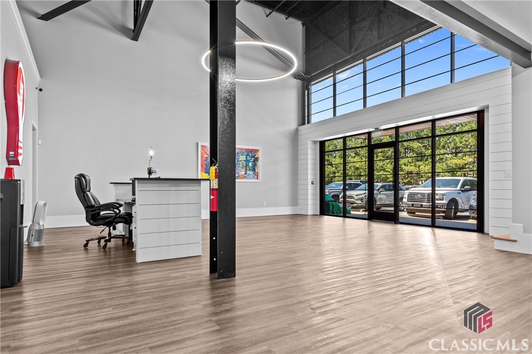 1725 Electric Avenue Property Photo 8