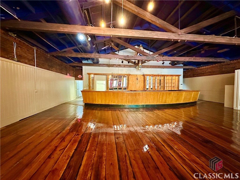 314 E Washington Street Property Photo 5