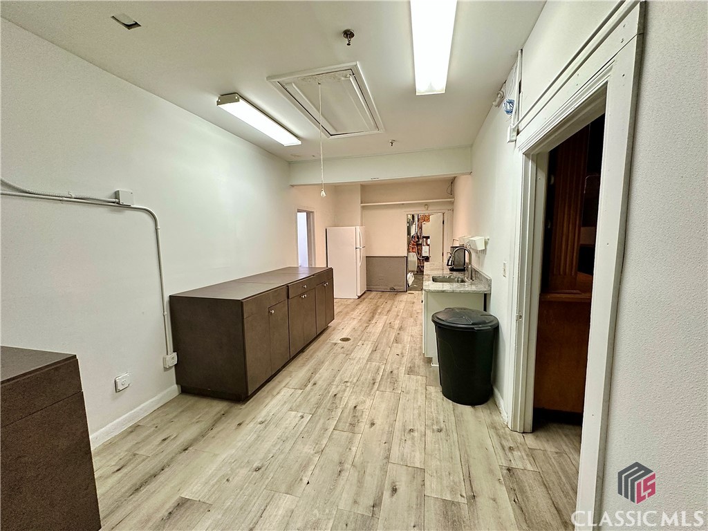 314 E Washington Street Property Photo 12