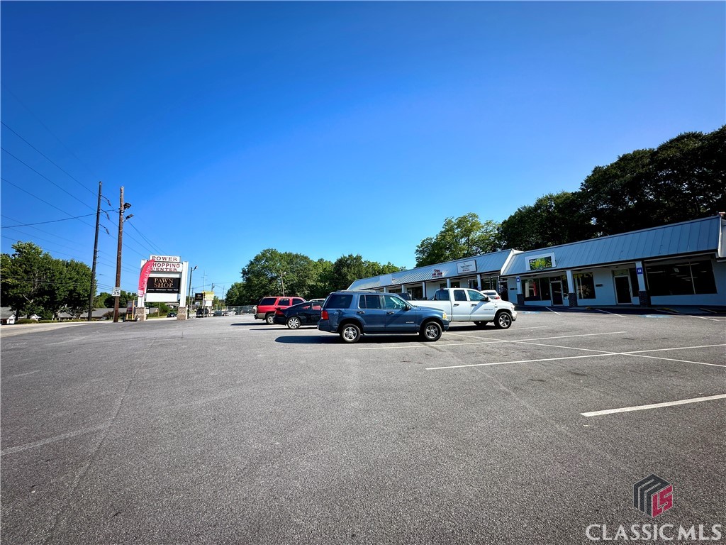 400 Hawthorne Avenue Property Photo 2
