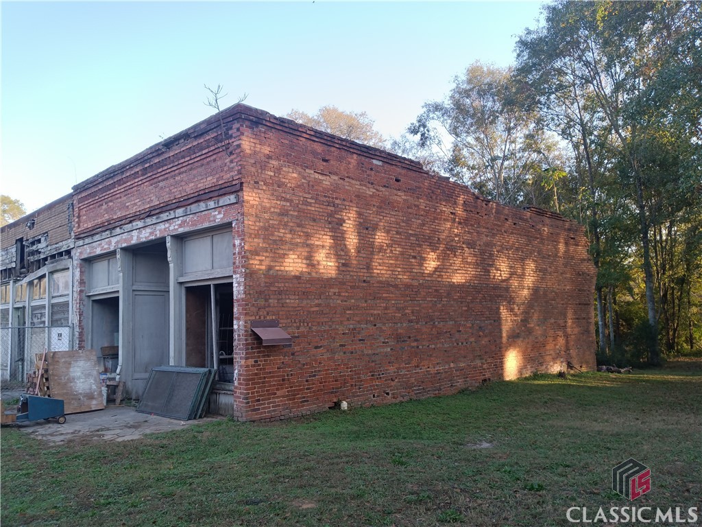 000 Railroad S Avenue Property Photo 1