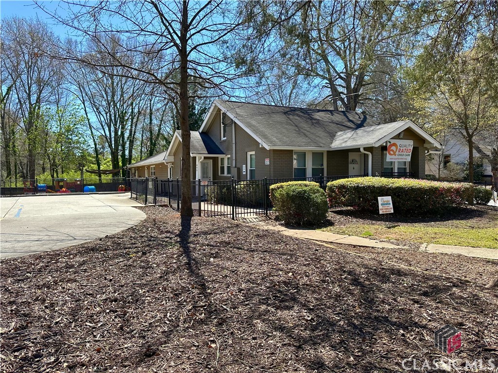 895 Oglethorpe Avenue Property Photo 1