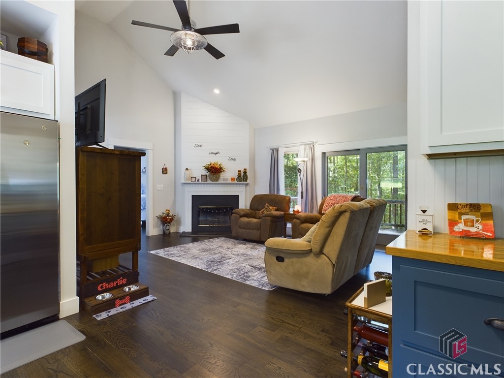 1490 Tappan Spur Property Photo 8