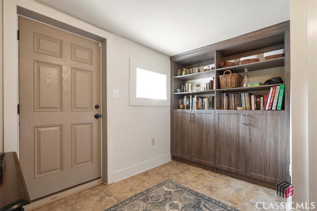 495 Woodlawn Avenue Property Photo 36