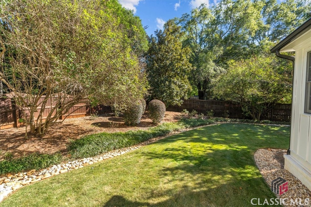 495 Woodlawn Avenue Property Photo 39