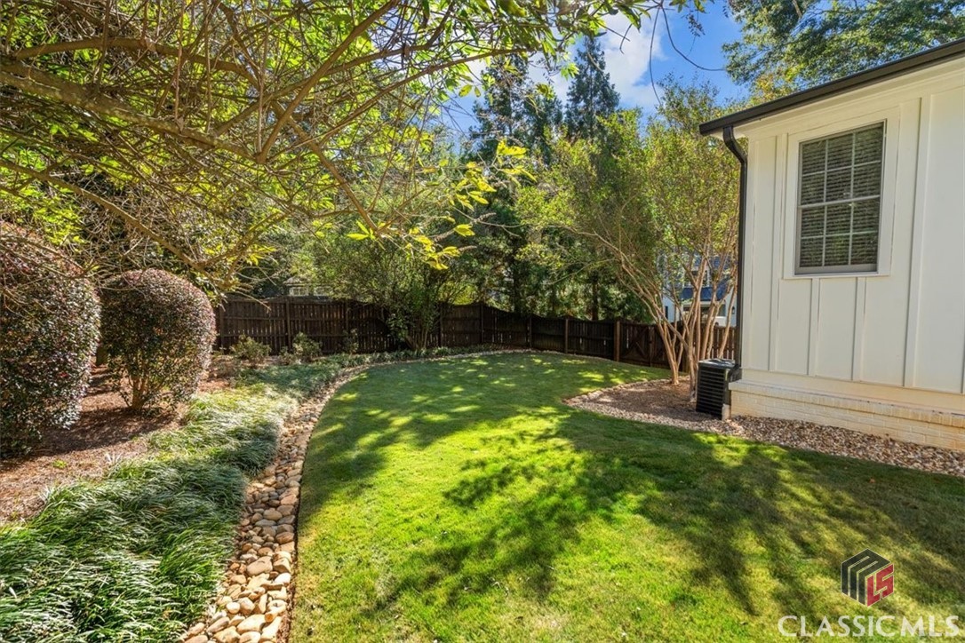 495 Woodlawn Avenue Property Photo 40