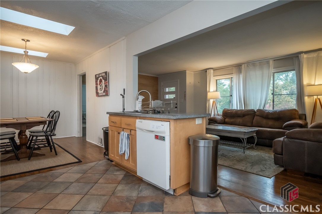350 Talmadge Drive Property Photo 7