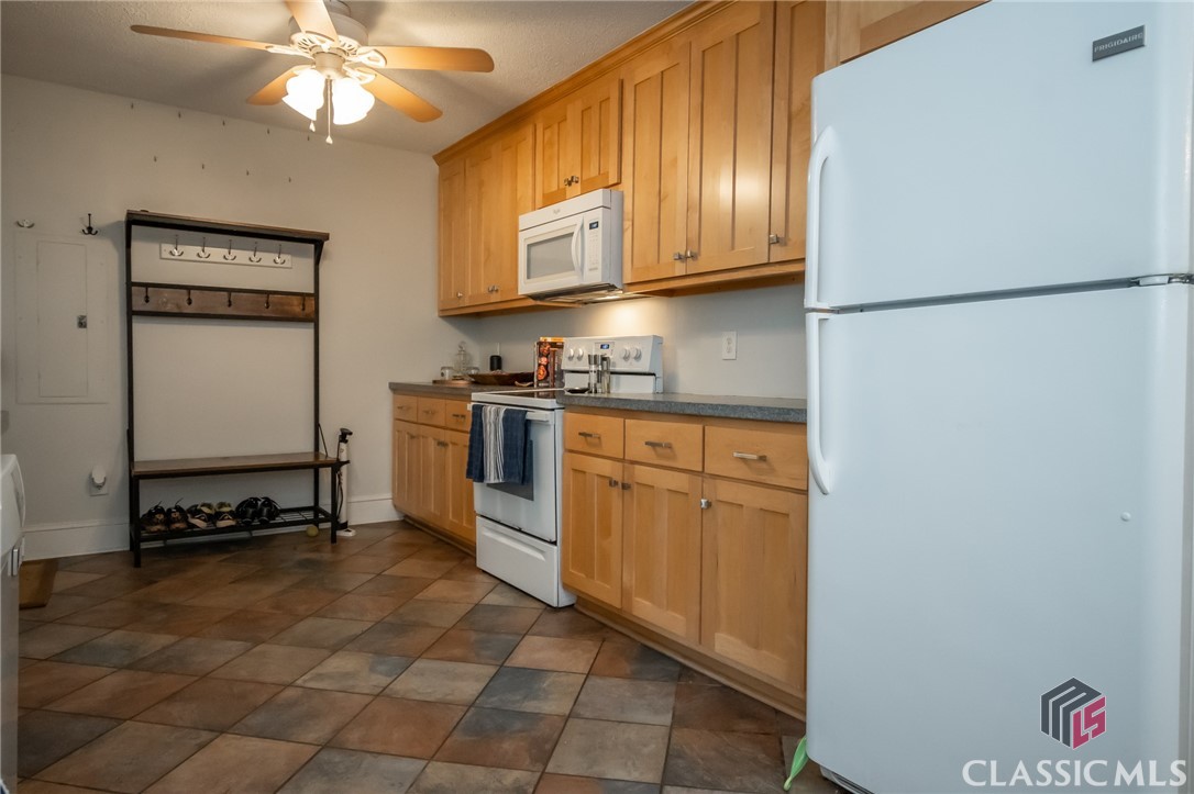 350 Talmadge Drive Property Photo 8