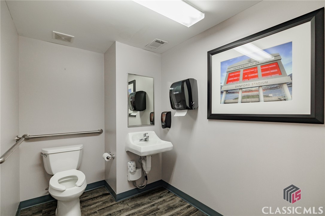 100 Athens Town Boulevard Property Photo 25