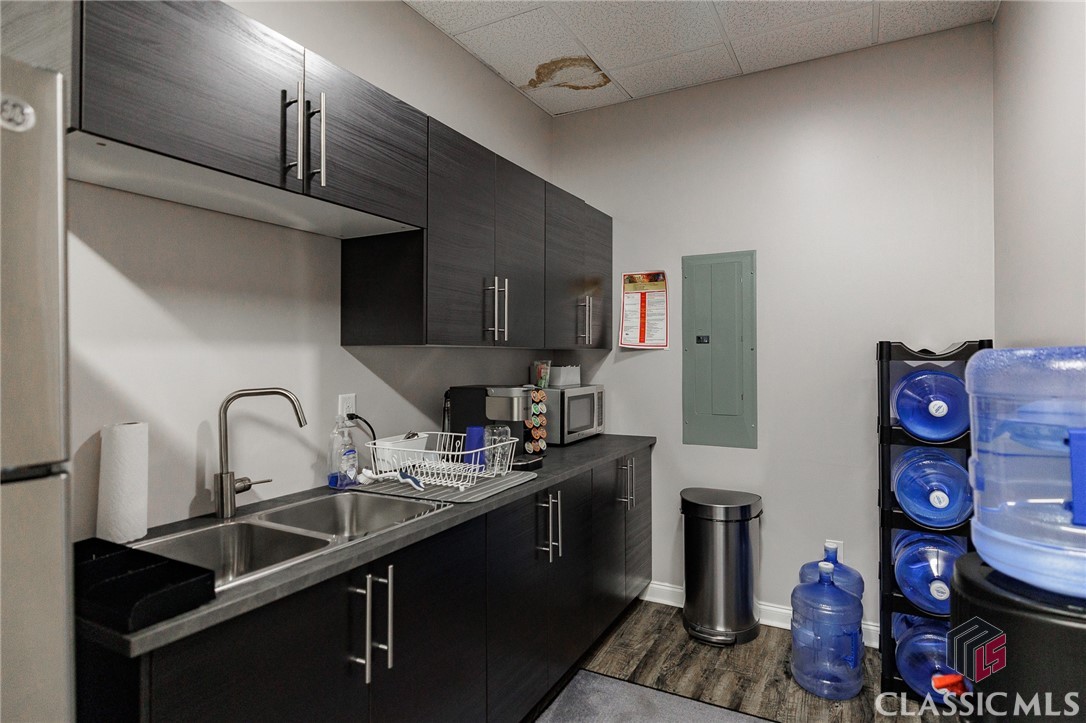 100 Athens Town Boulevard Property Photo 27