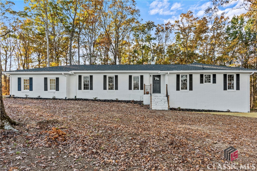 242 Seagraves Road Property Photo 1