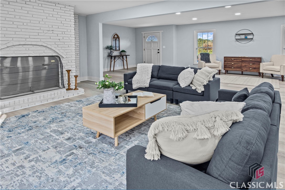 242 Seagraves Road Property Photo 11