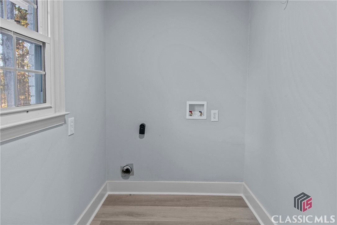 242 Seagraves Road Property Photo 23
