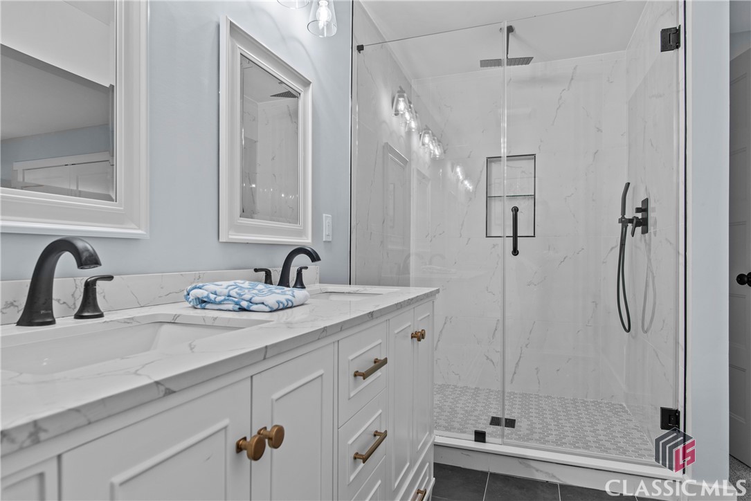 242 Seagraves Road Property Photo 27